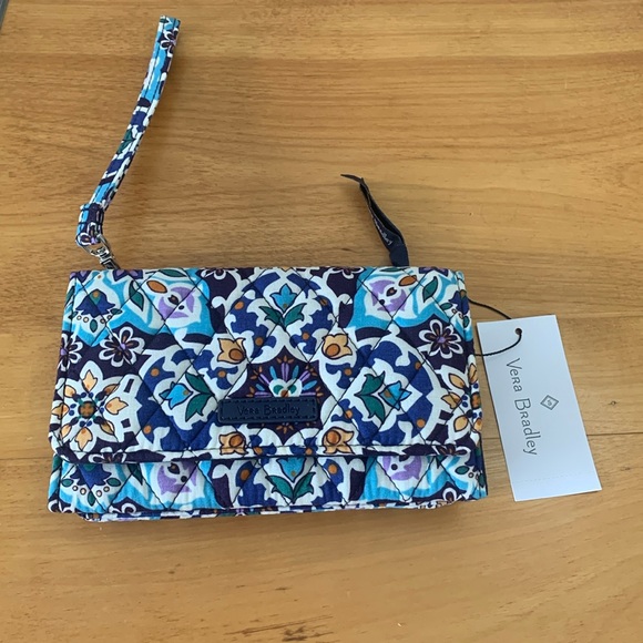Vera Bradley Handbags - Vera Bradley RFID Smartphone Wristlet White Blue "Lisbon Medallion Cool" NEW